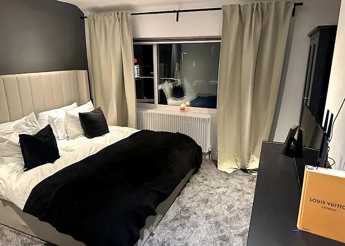 Luxury 2-Br House Ao Arena & City & Old Trafford