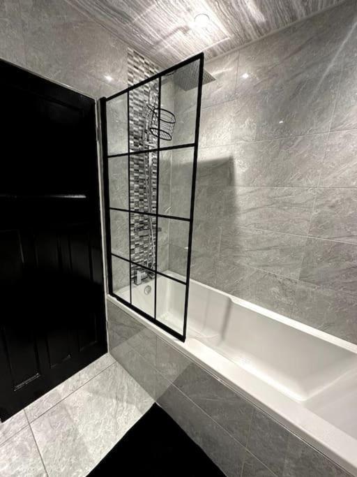Luxury 2-br House Ao Arena & & Old Trafford Manchester